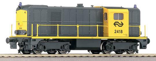 Diesel locomotive series 2400<br /><a href='images/pictures/Roco/62793.jpg' target='_blank'>Full size image</a>